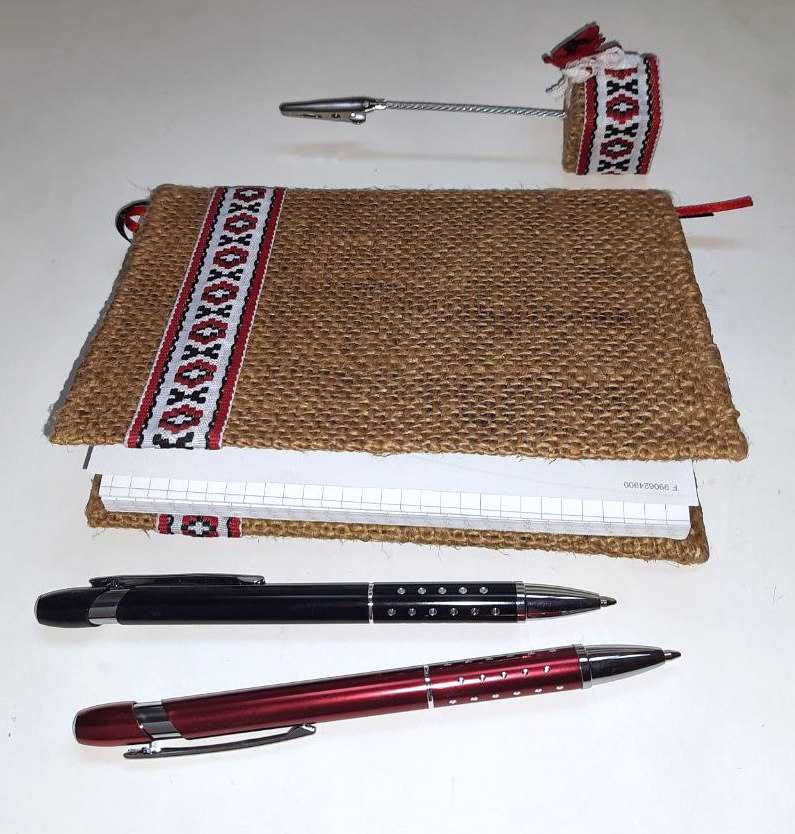 Подарочный набор "Вышиванка" - блокнот А6, 2 ручки, держатель визиток