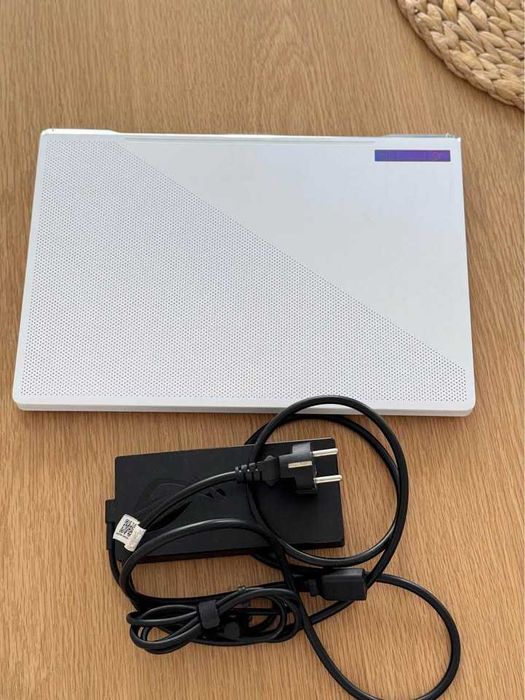 Portátil Gaming - Ryzen 9 6900 hs / RTX 3070Ti - Rog Strix