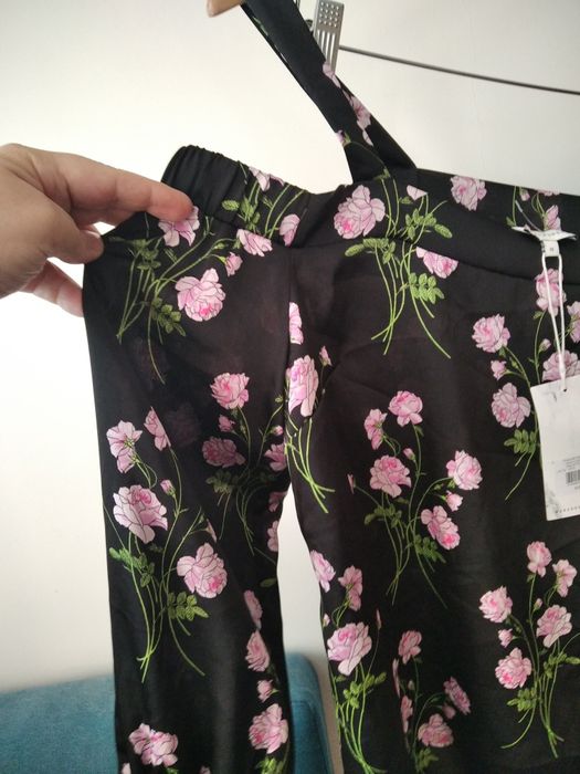 Bluzka kwiatowa Warehouse,hiszpanka,40(Uk 12).Nowa.