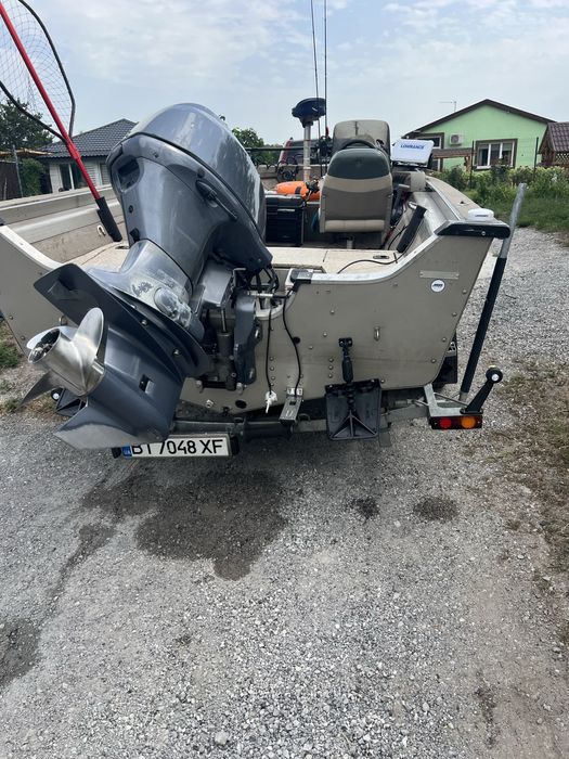 човен Tracker Pro Guide V-16 + двигун Yamaha F70