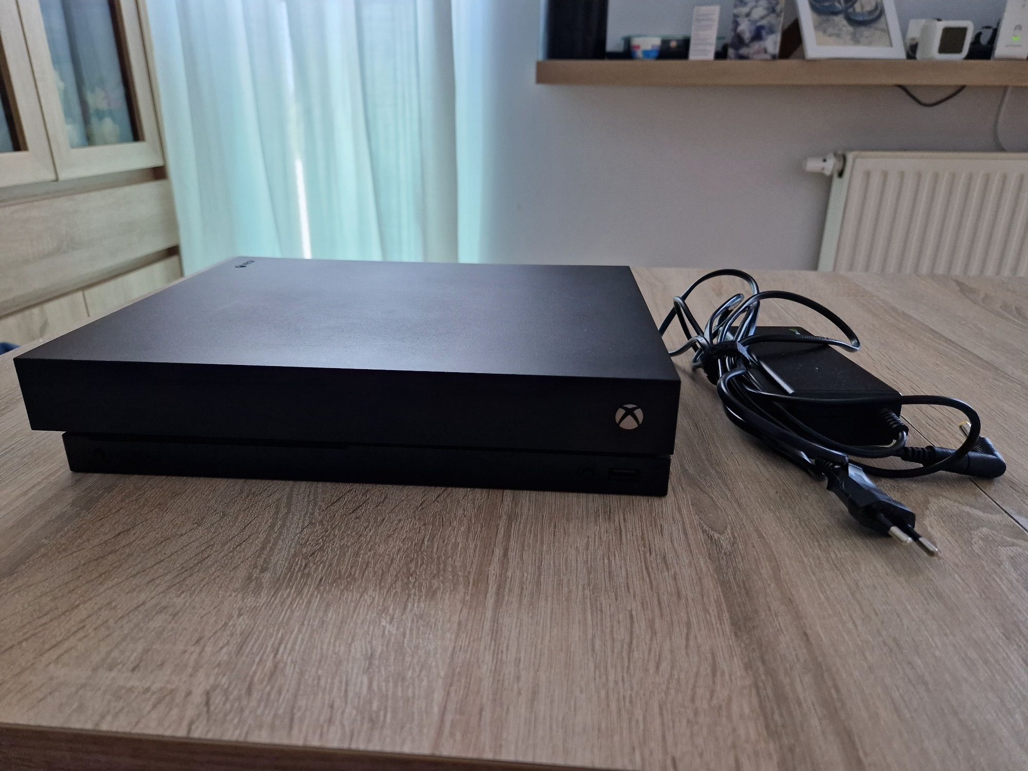 Xbox one x + kinect + pad + 2 gry just dance