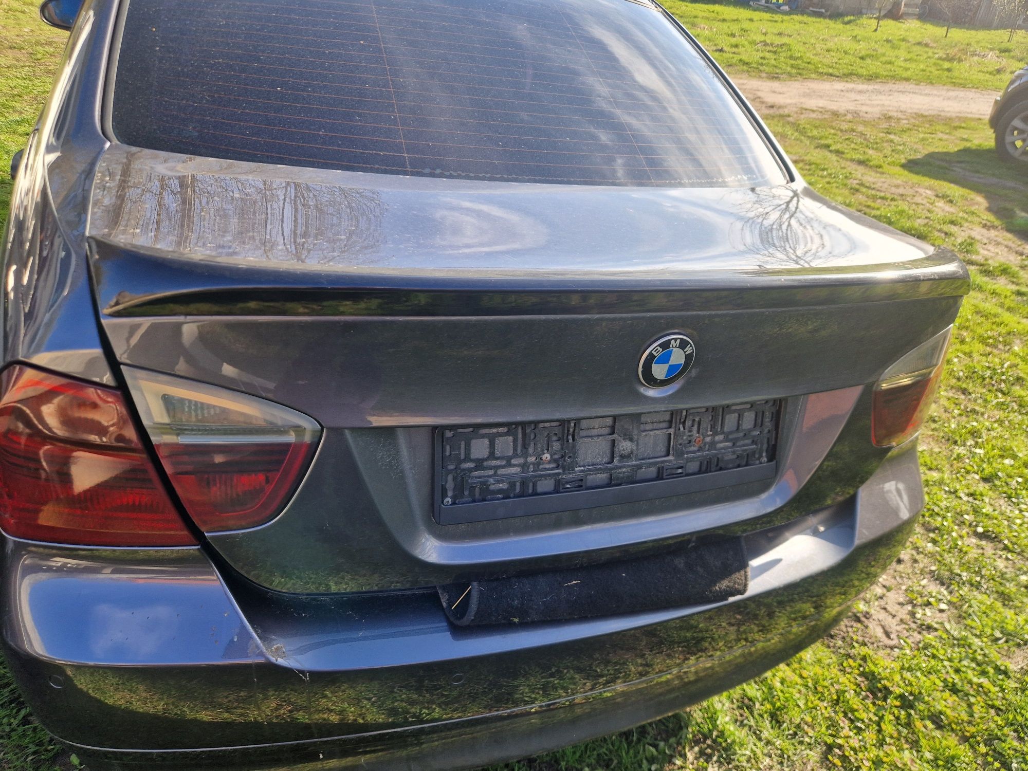 Klapa tyl e90 zderzak lotka sparkling graphite metallic