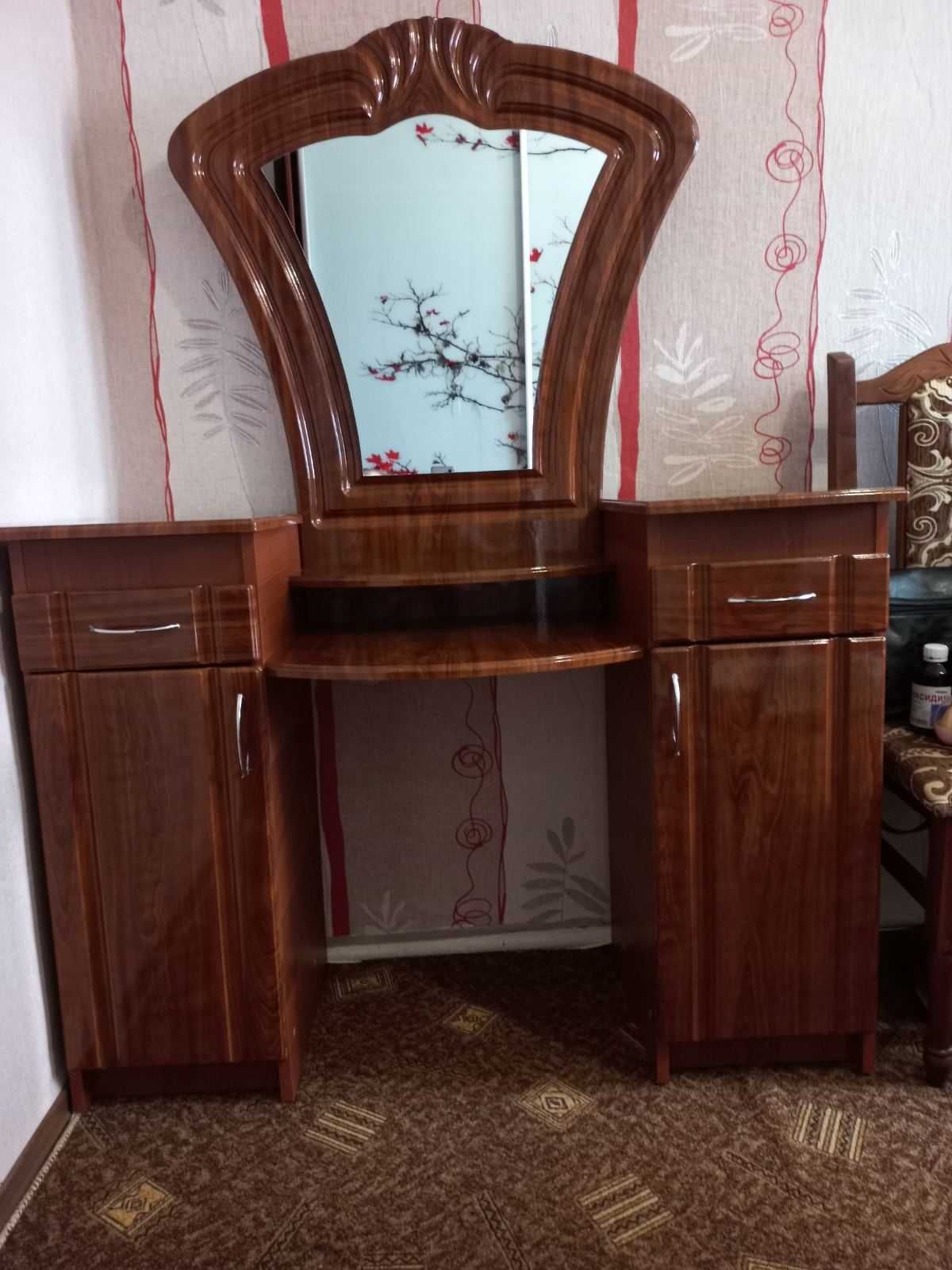 Комод лакований ідеал