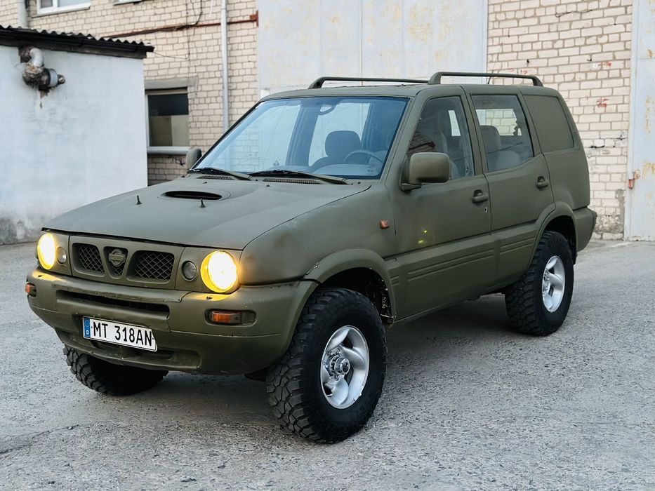 Продам Ниссан терано в хорошем состоянии 2.7 TDI 4Х4 Срочно !