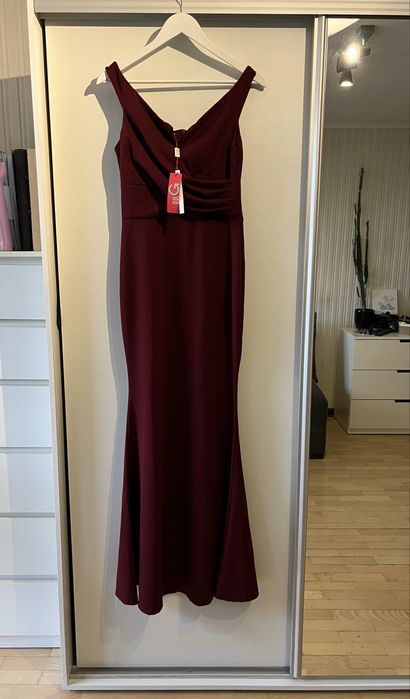 burgundowa sukienka maxi WalG Off Shoulder Burgundy Maxi Dress