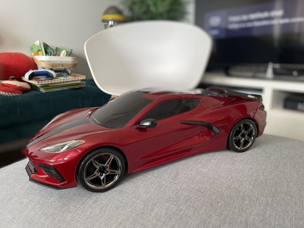 automodelo RC Traxxas Corvette C8 Eletrico 1:8