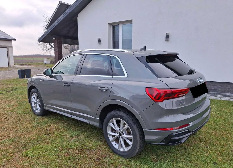 Audi Q3 Premium Plus 2021 року