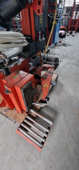 Montażownica do kół - Mondolfo Ferro Aquila A320