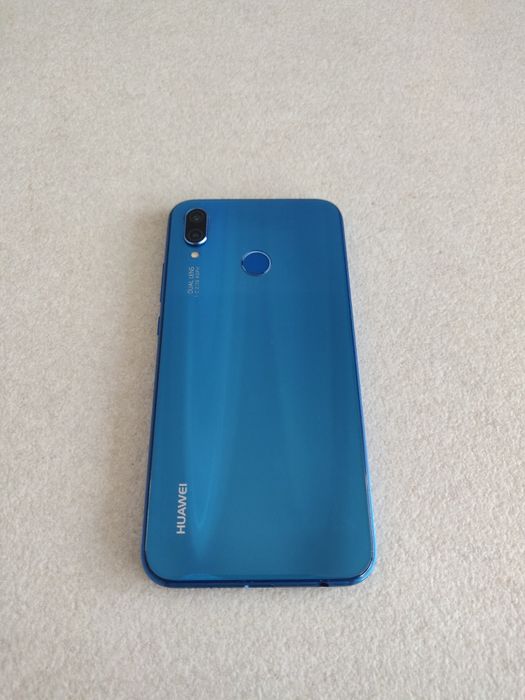Телефон HUAWEI P20 lite