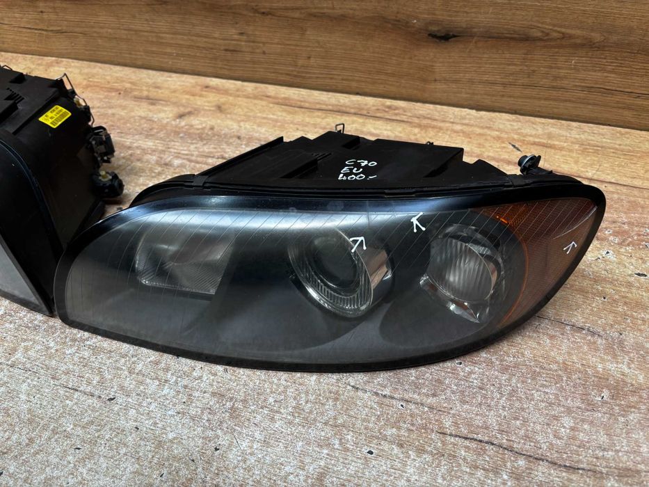 Lampa przednia lewa prawa Volvo C70
