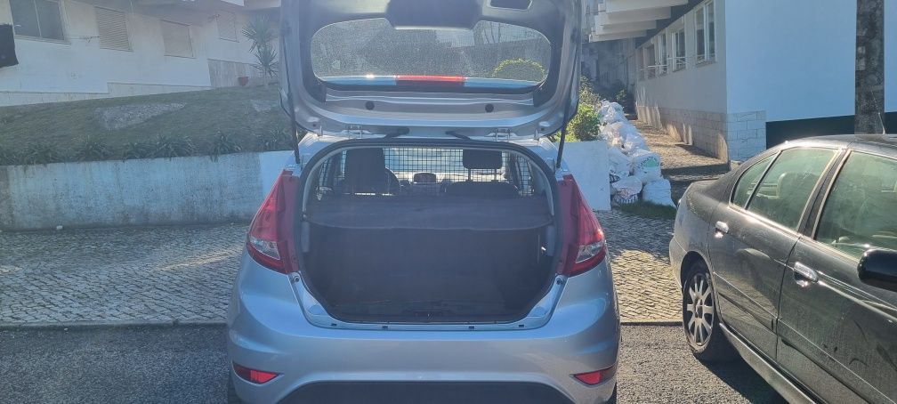 Ford Fiesta comercial