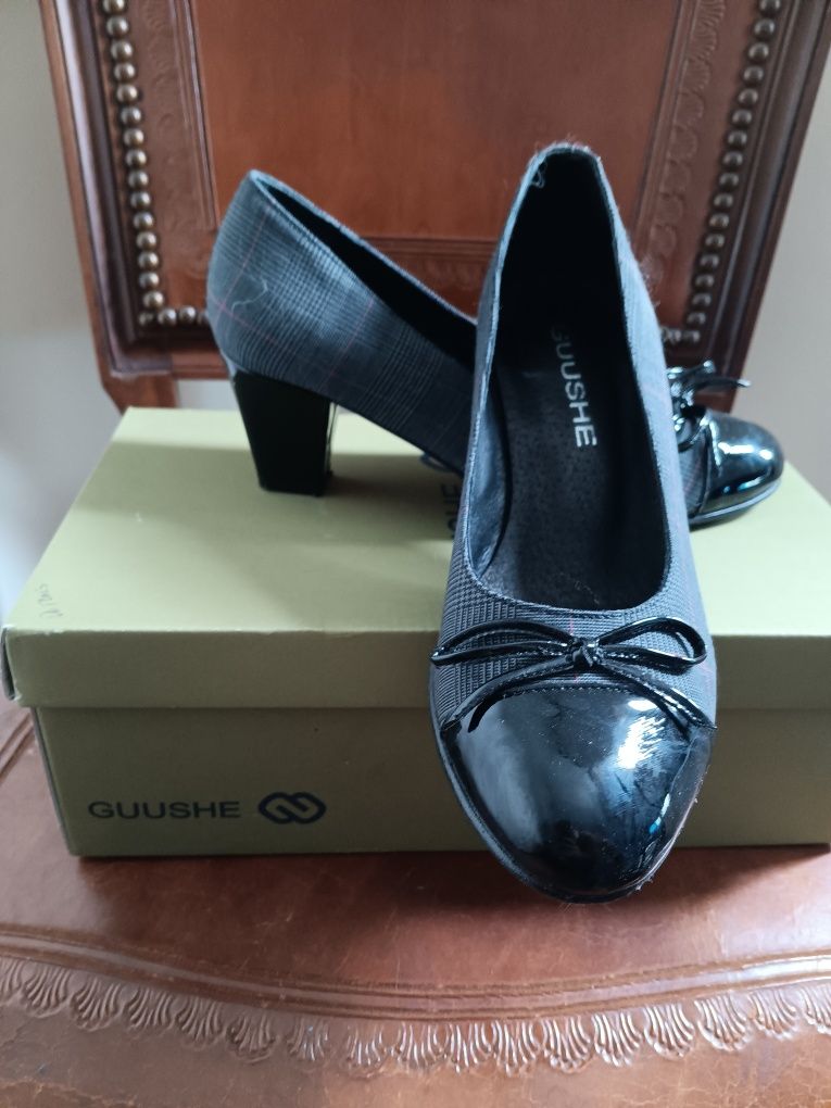 Sapato classico tamanho 35