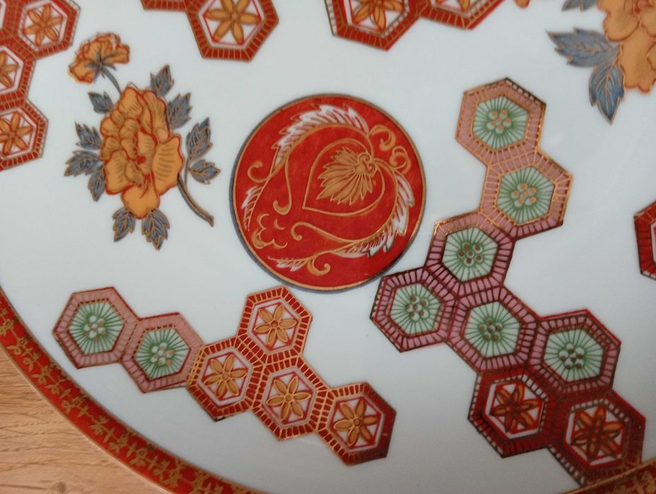 Talerz porcelanowy Saji Japan z wzornictwem  Imari