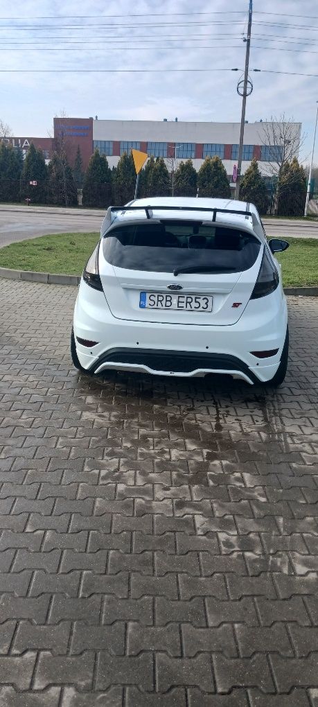 Do sprzedania fort fiesta 1.0 ecoboost 150 km proszę czytać opis