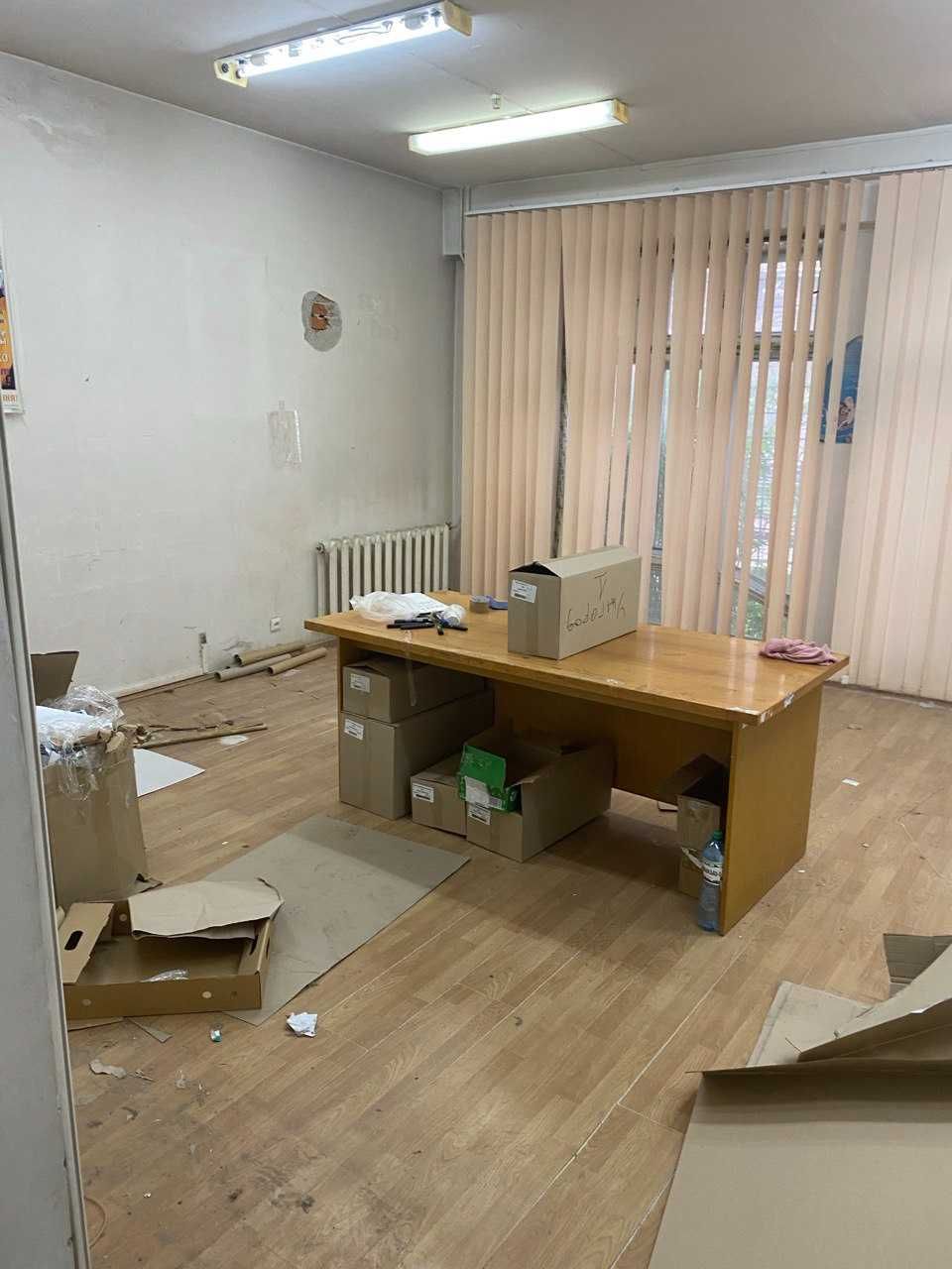 Центр,  1 пов, окремий вхід, 52.80 м2, пл. Поштова, 4