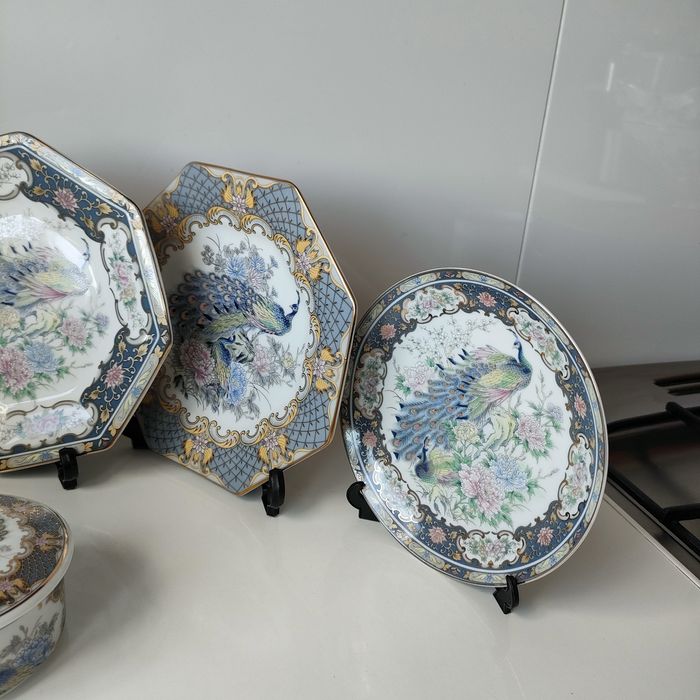 Zestaw wazonów przedmiotów i talerzy ozdobnych, made in Japan,