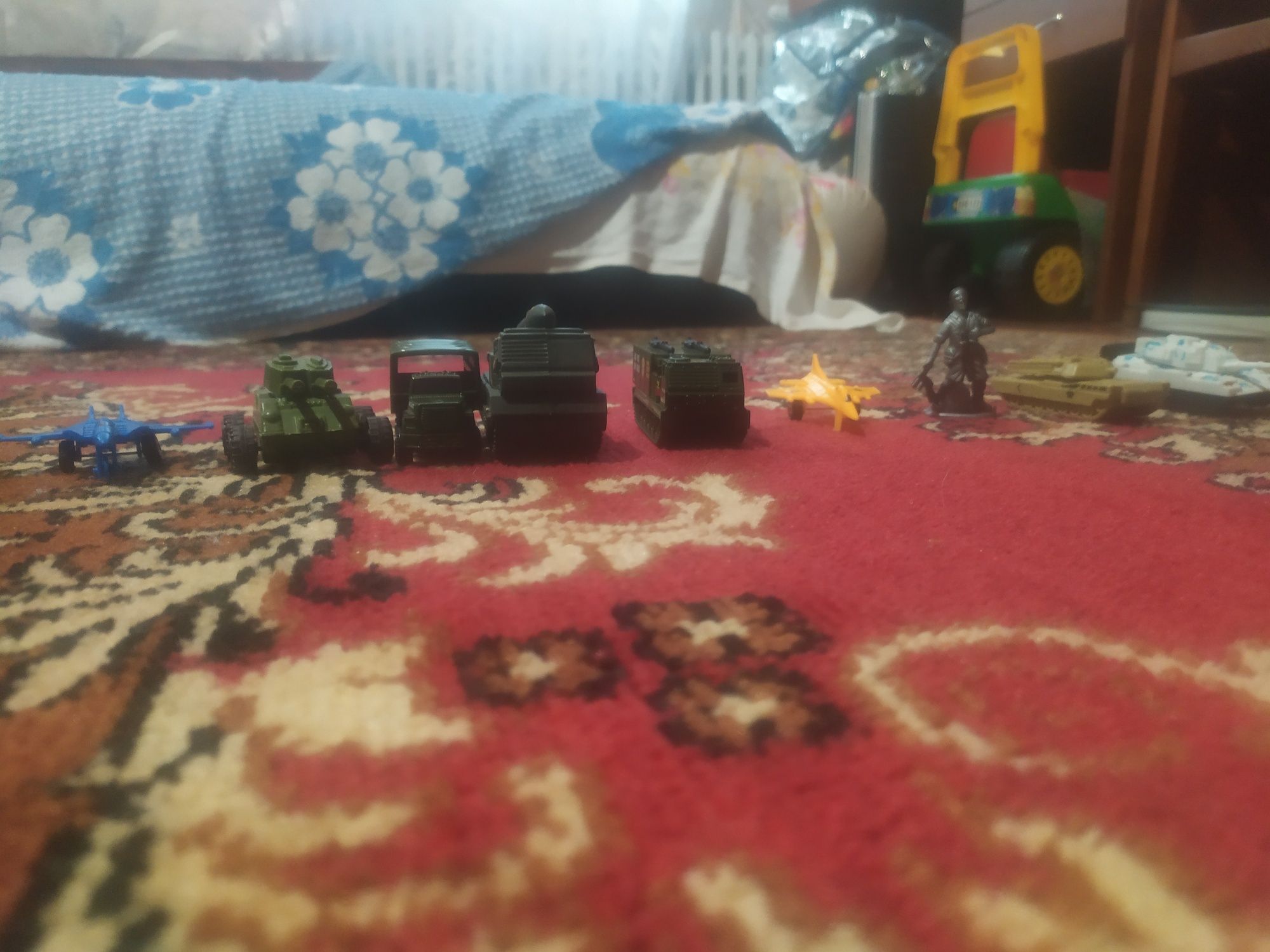 Набор игрушек военной техники