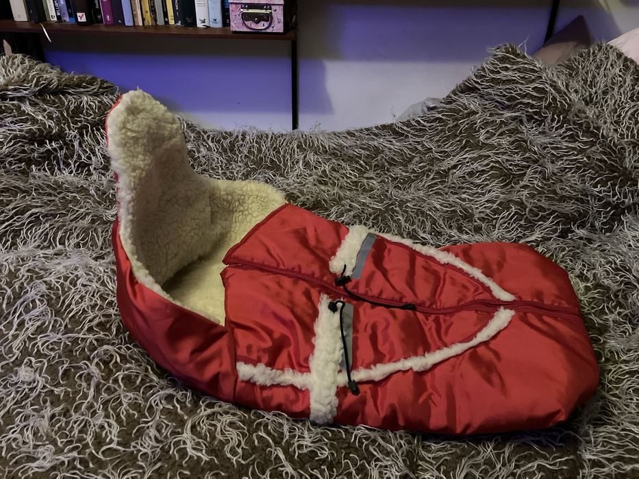 Piccolino śpiworek Alaska otulacz do sanek czerwony z misiem zasuwany