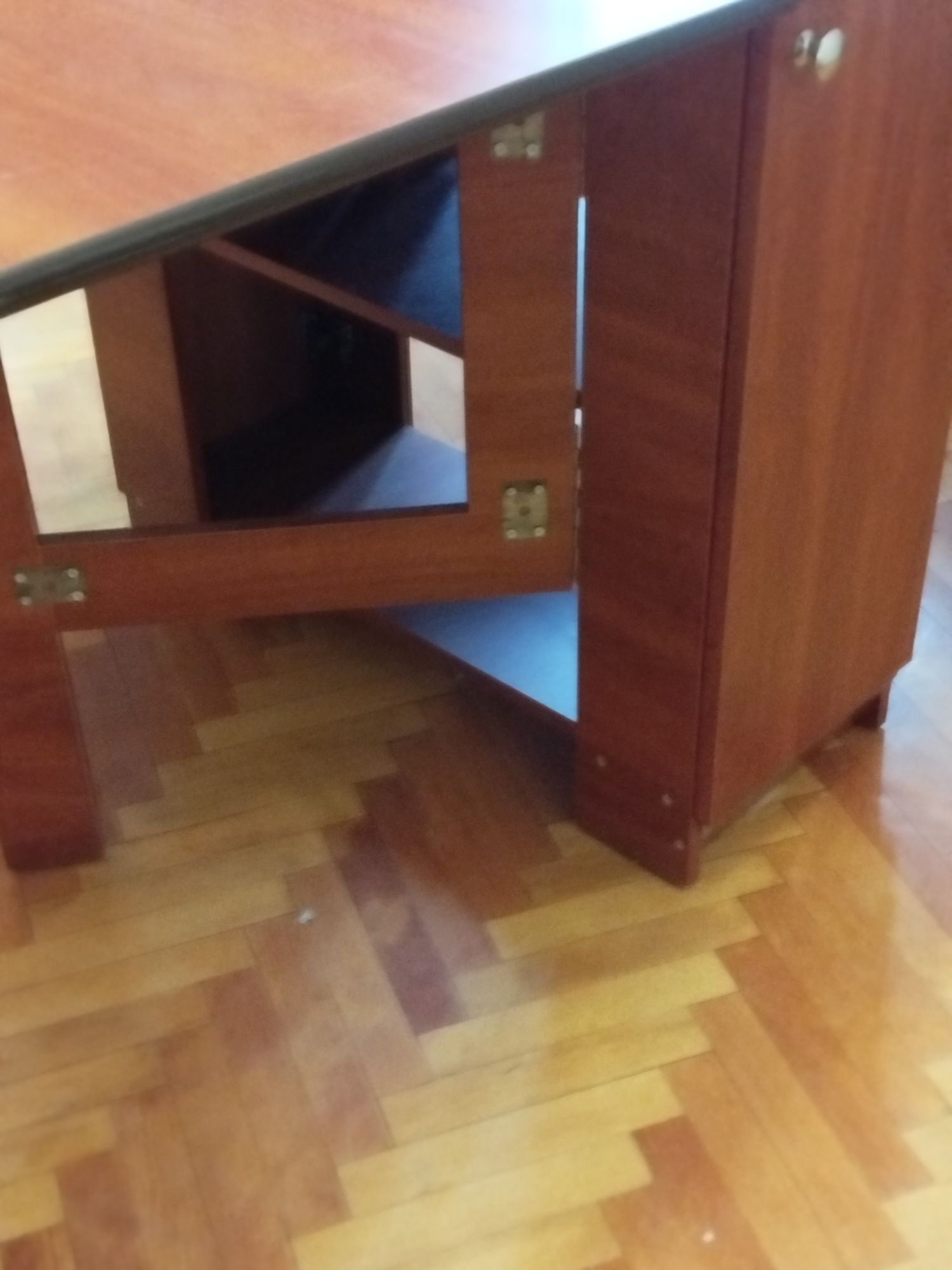Продам стол книжка б/у .