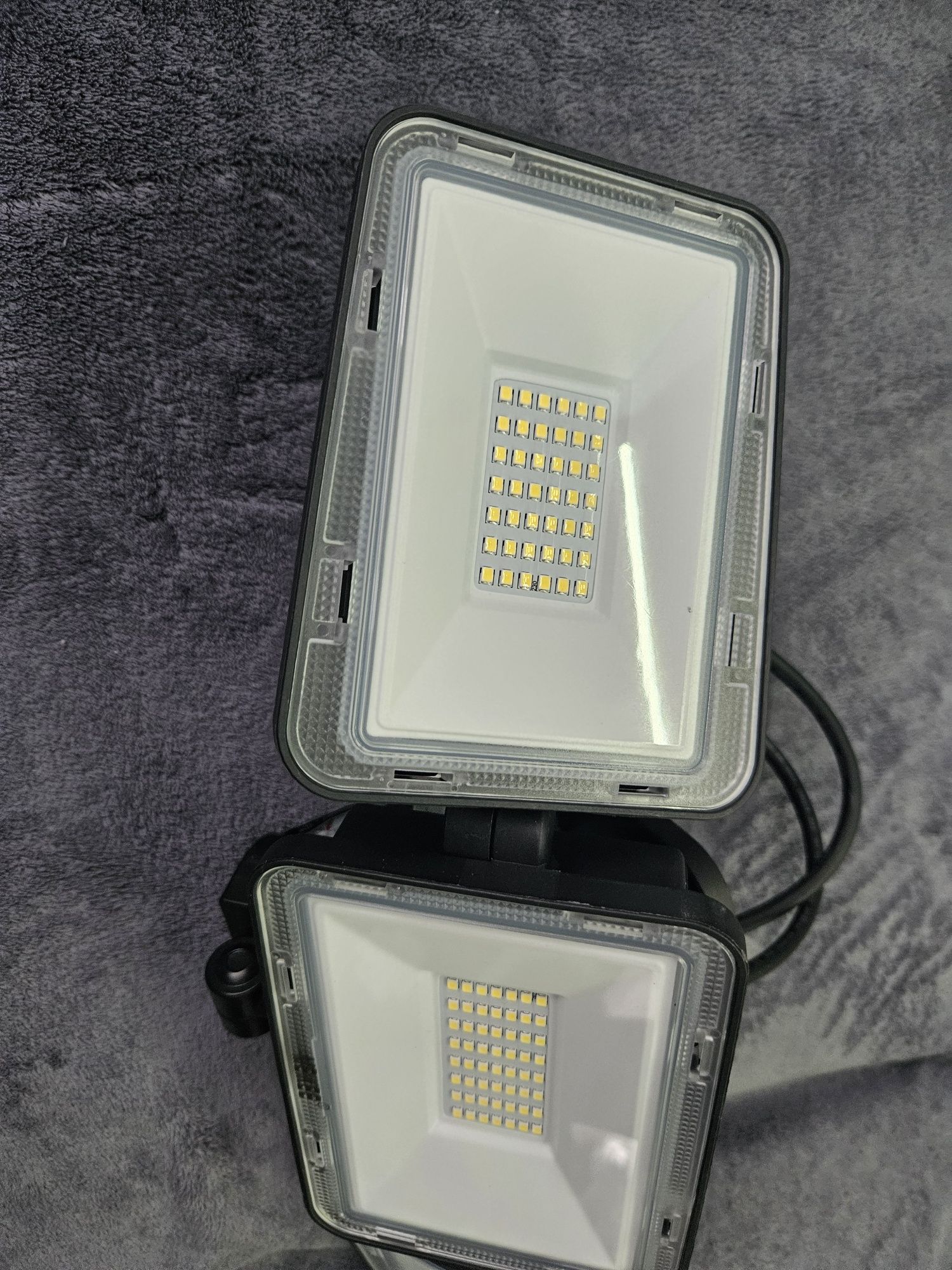 lampa halogen na zewnątrz