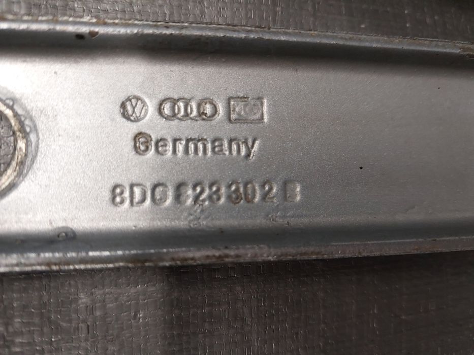 Audi A4 B5 95-99 rok KOMPLET zawiasy maski przód przedniej srebne