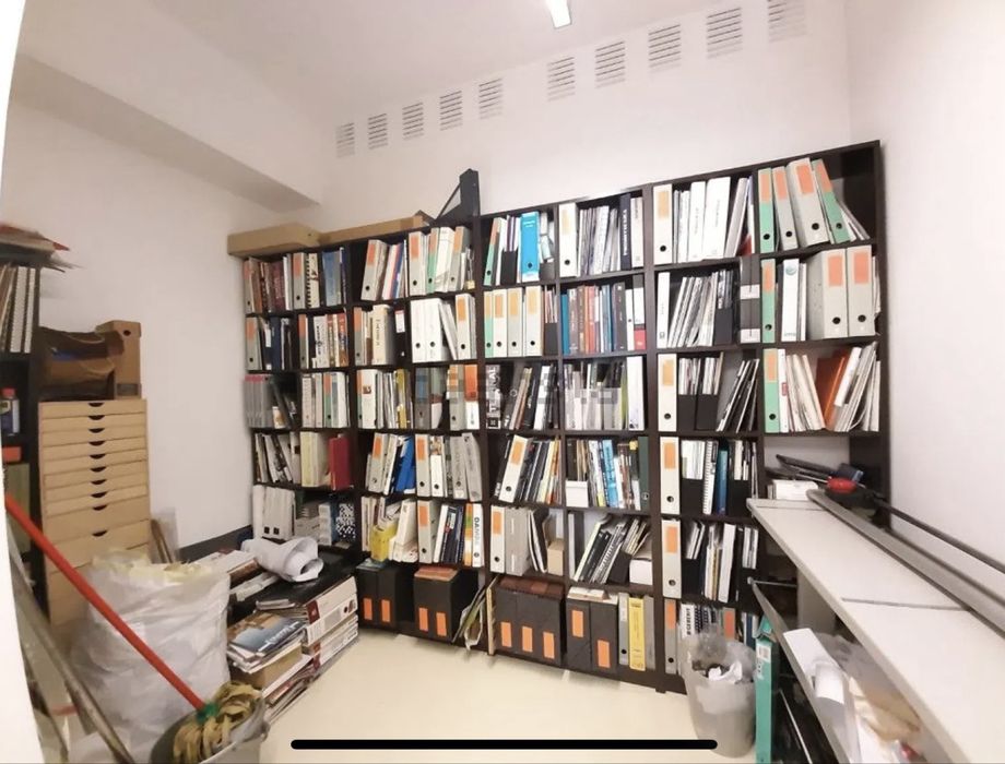 Atelier Escritório, com WC e copa.