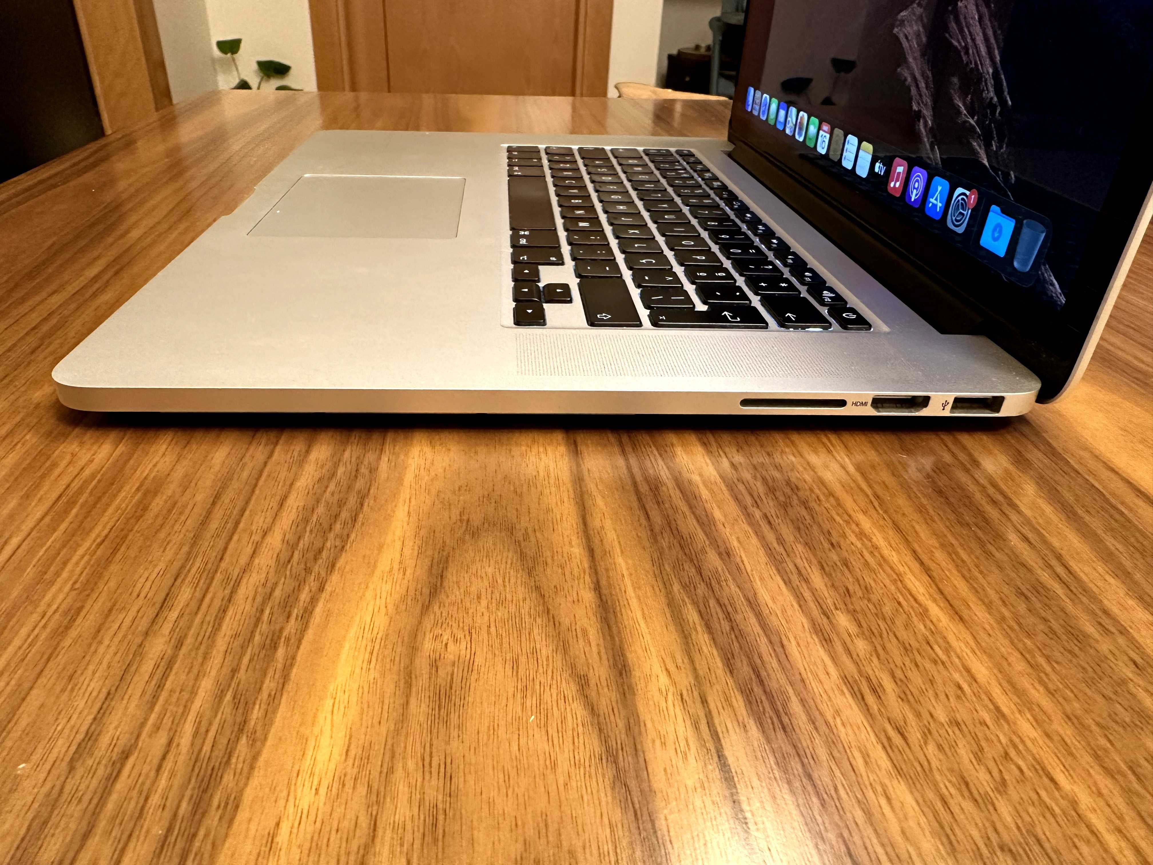 MacBook Pro Retina 15 Polegadas - I7- 16GB RAM SSD 512GB
