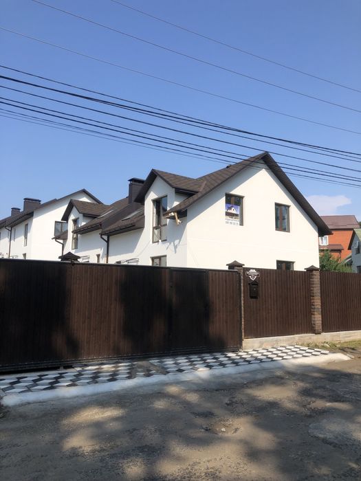 Продам дуплекс,будинок в “YOUNG TOWN KHOTIV”с. Хотів,Чабани,Лісники