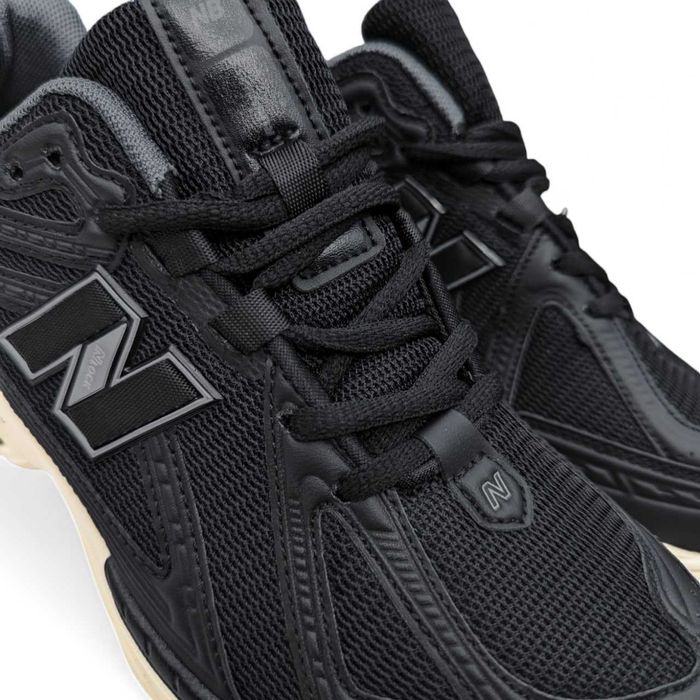 Чоловічі кросівки New Balance 1906R чорні