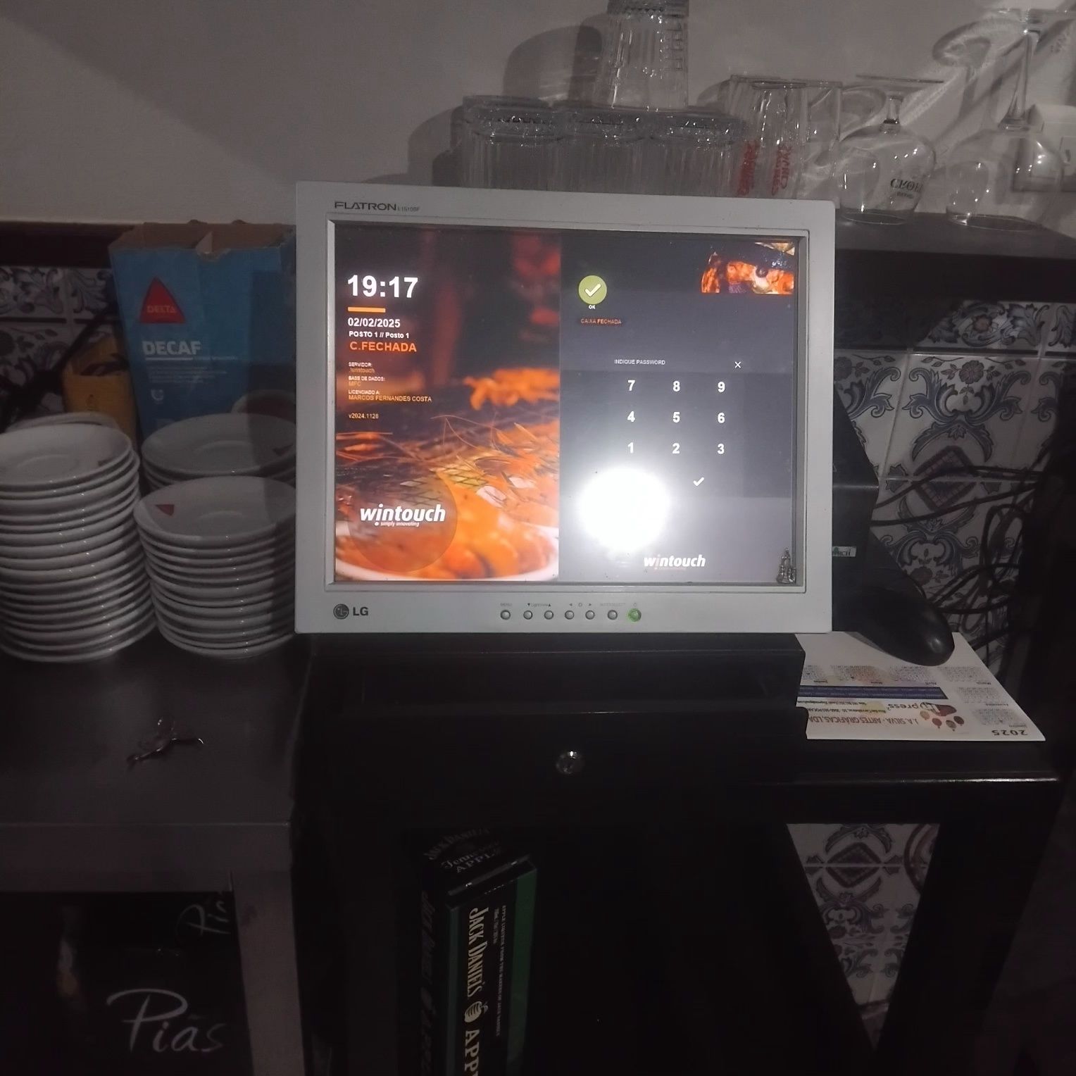 Vende se material de hotelaria