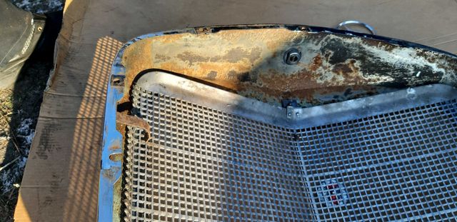 atrapa grill mercedes   w110, w111, w120 ponton duży i mały