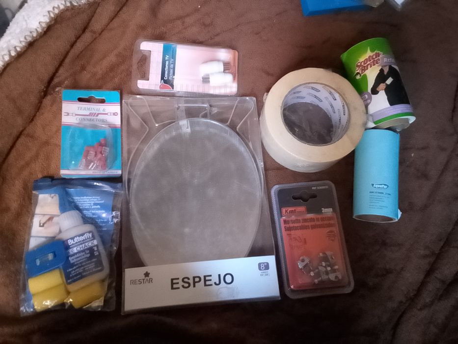 Várias utilidades para a casa etc desde 50 cêntimos estado novo