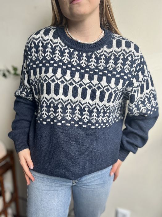 Zimowy granatowy sweter w norweskie wzory z wełną luciano for men