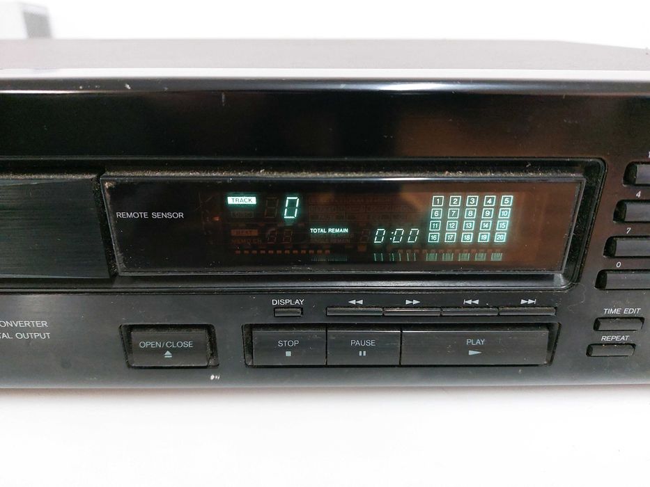 Odtwarzacz CD ONKYO DX-6920