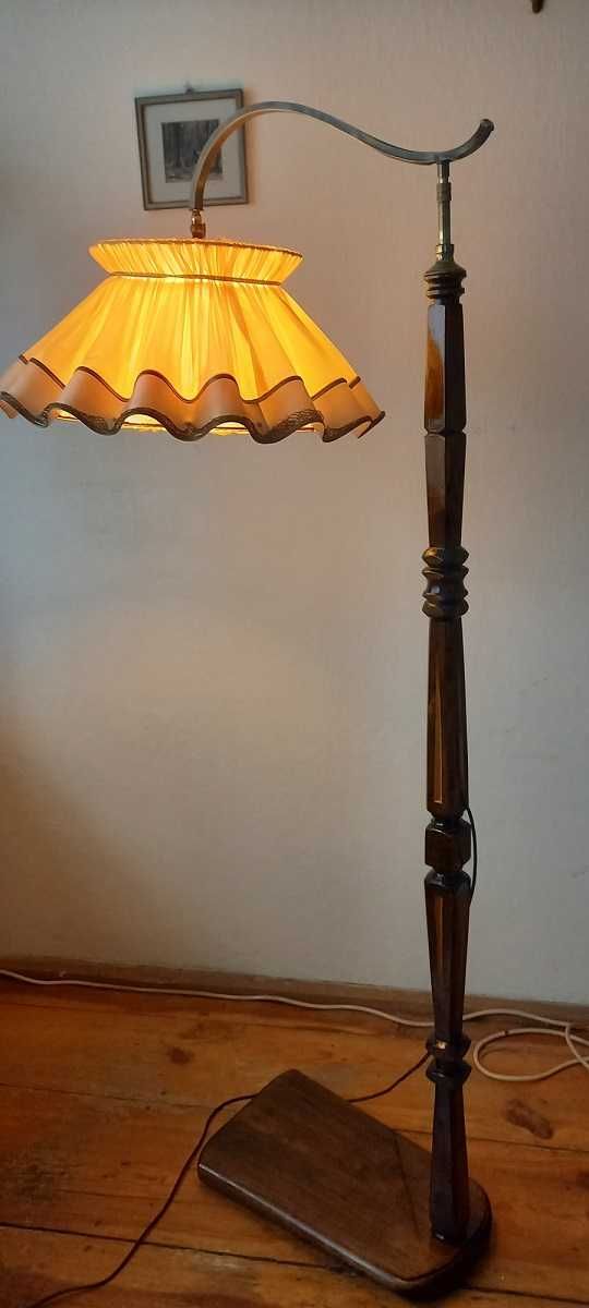Drewniana lampa podłogowa z abażurem - ruchome ramię