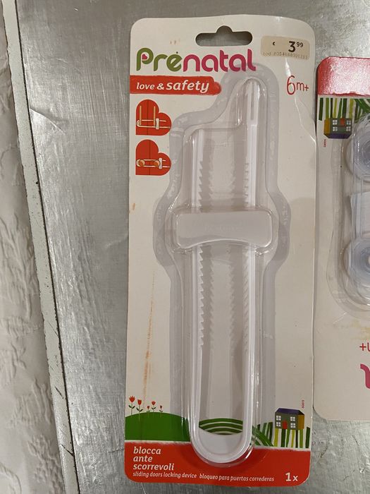 Fechos de proteção para gavetas e portas e protetores de tomadas