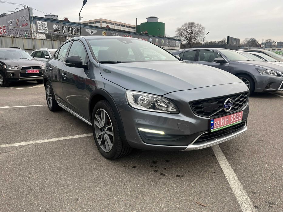 Volvo S60 Cross Country 2,0 дизель 2017 рік