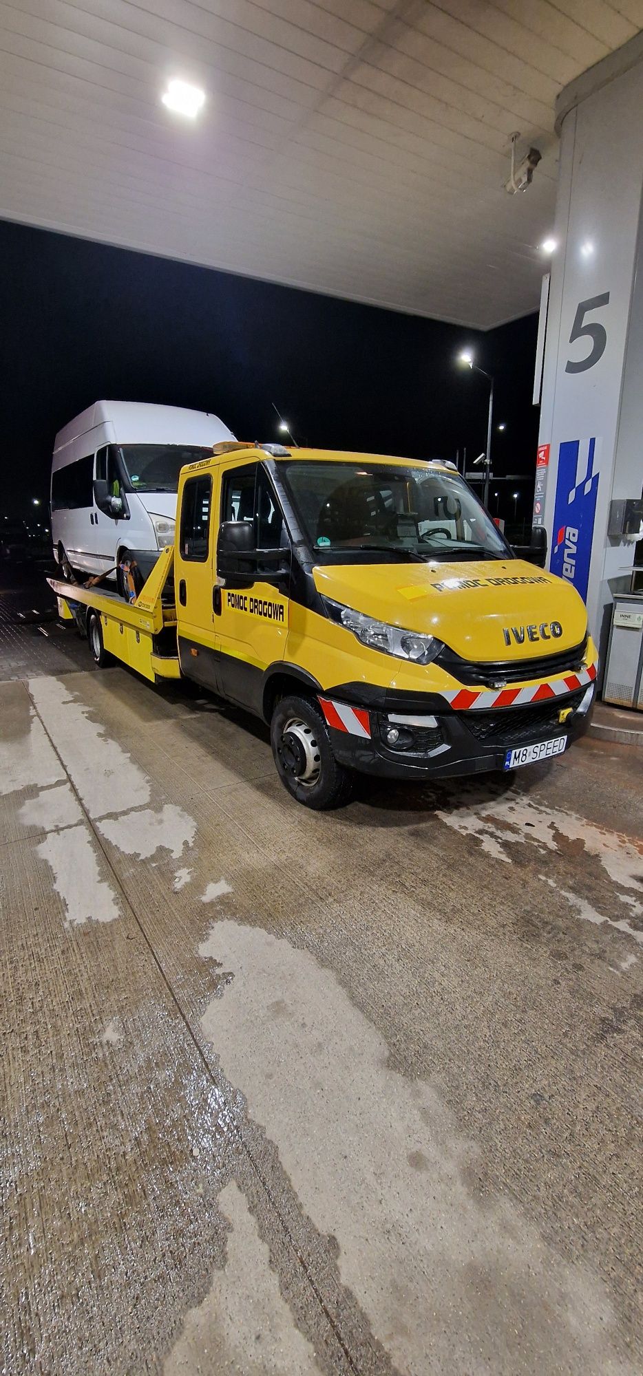 Auto Pomoc Drogowa Osobowe BUS Dostawcze 24H laweta Gniezno Holowanie