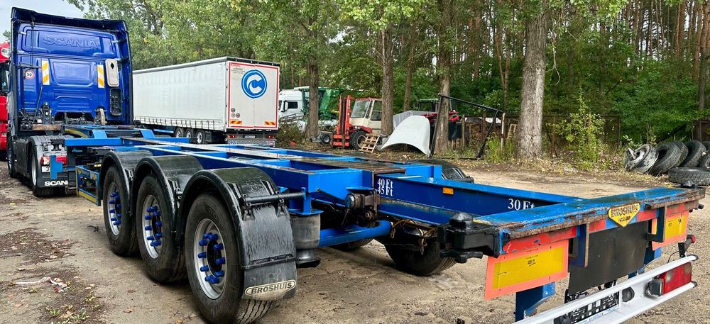 Broshuis PODKONTENEROWA ROZSUWANA TYŁ i PRZÓD SAF 2xOś Podnoszona 1x20 2x20 1x35 1x40 1x45 Waga:5400kg 2006r  SAF 2xOś Podnoszona 1x20 2x20 1x35 1x40 1x45 Waga:5400kg 2006r