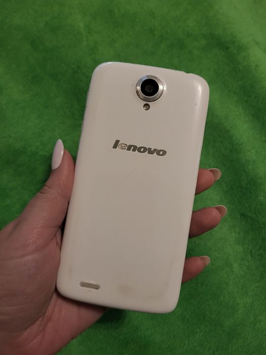 Телефон Lenovo S820