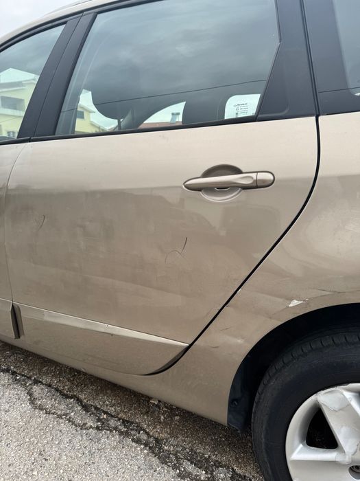 Renault Grand Scenic 2015 - 7 lugares