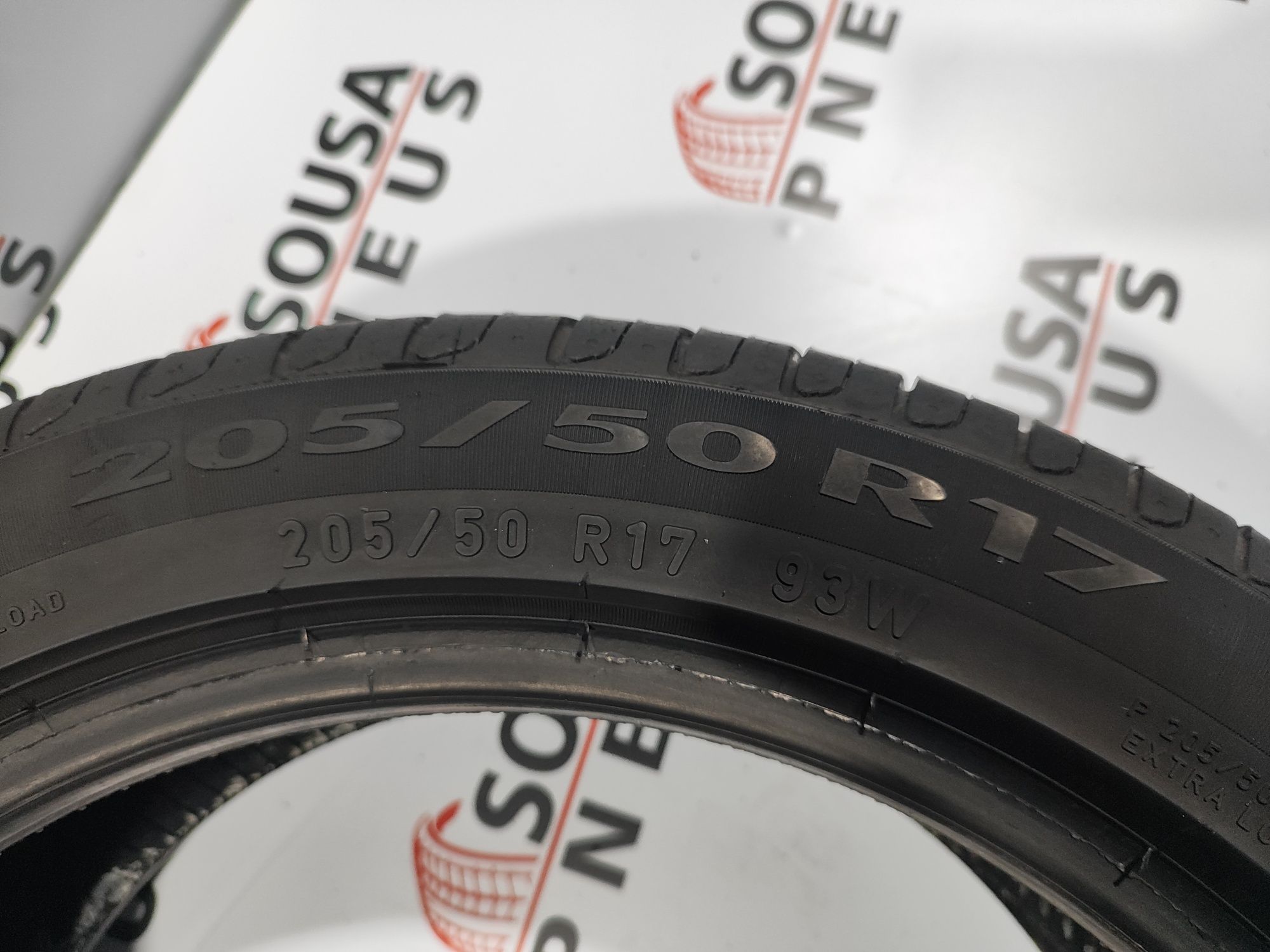 2 pneus semi novos 205-50R17 Pirelli - Oferta dos Portes