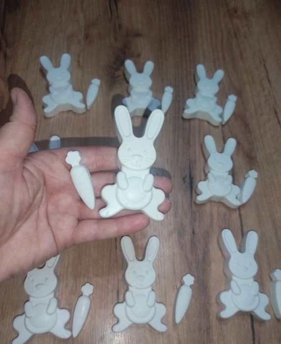 Mix zajączków gipsowych 100szt.