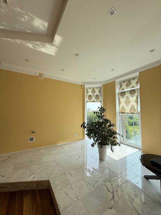 Продаж окремостосячого будинку у Малехові