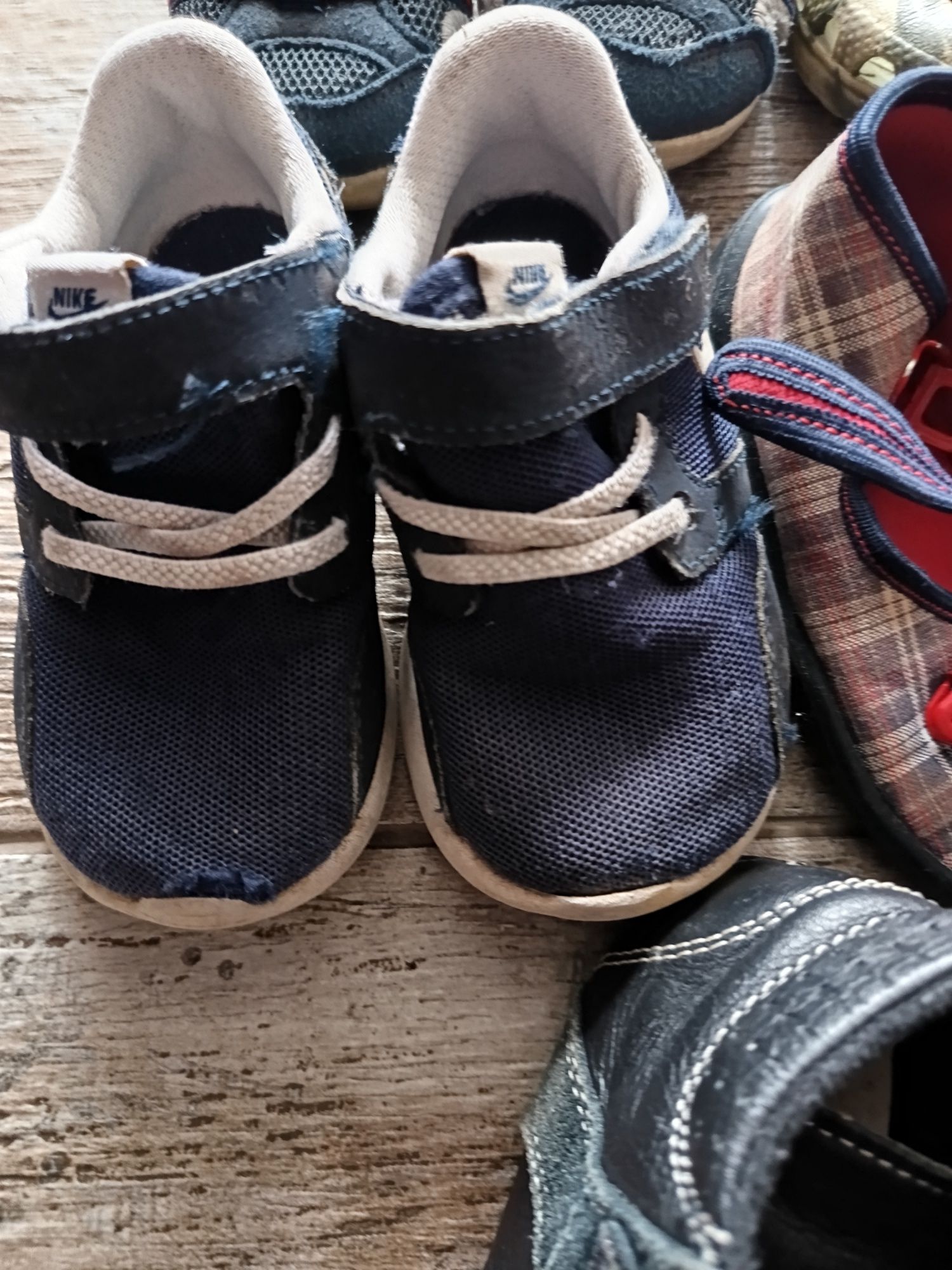 Buty adidasy, sandałki, kapcie