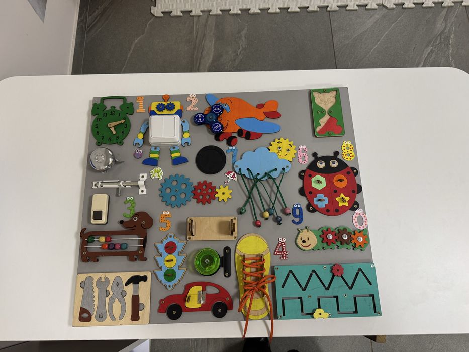 Продам бізіборд (великий)