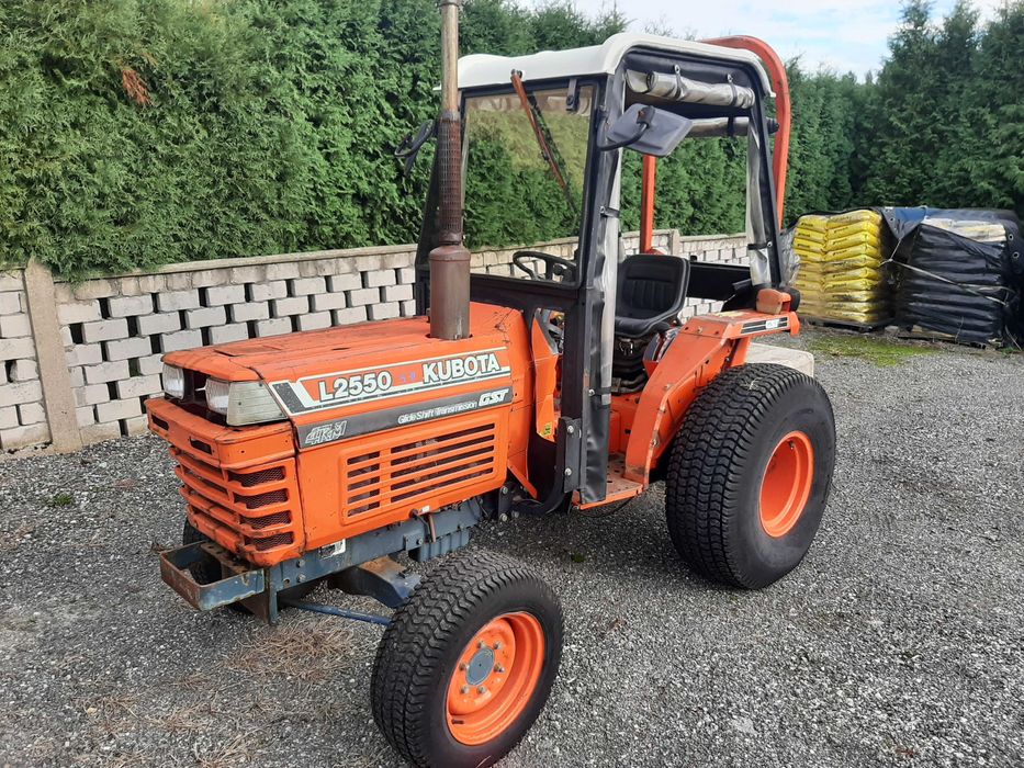 Ciągnik ogrodniczy ogrodowy  Kubota L2550 30KM 4x4 Yanmar Iseki
