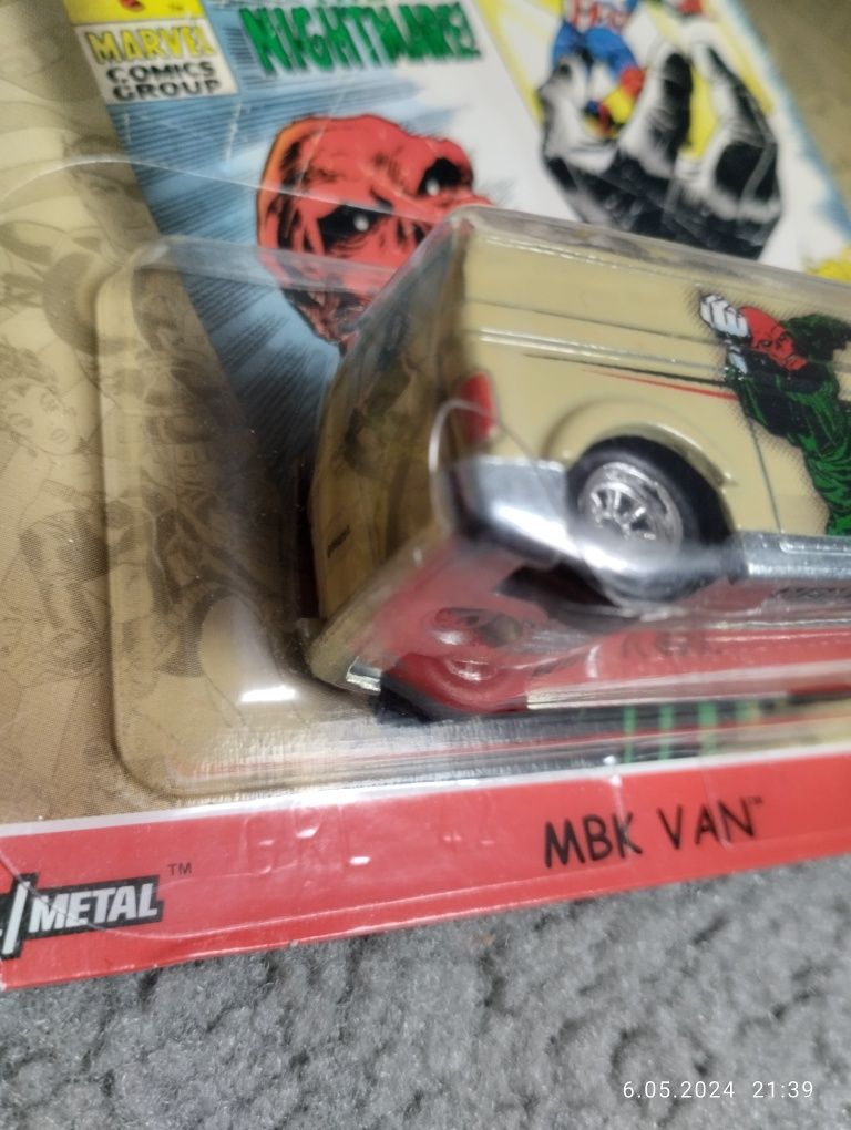 MBK Van Marvel Hot Wheels Premium