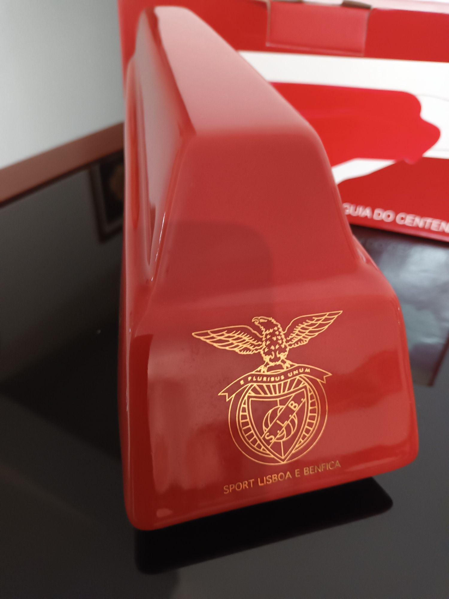 Águia do Benfica peça em cerâmica