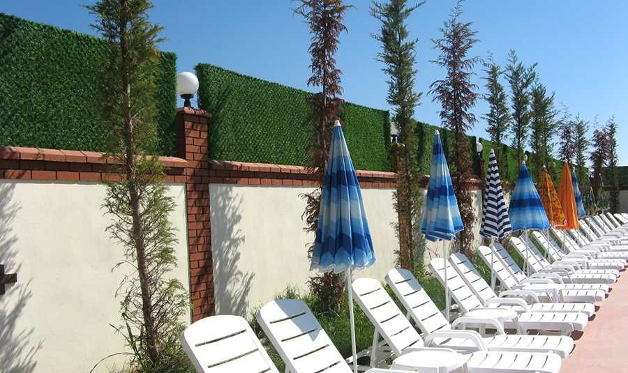 Забор Зелена сітка, декоративна огорожа, живий паркан